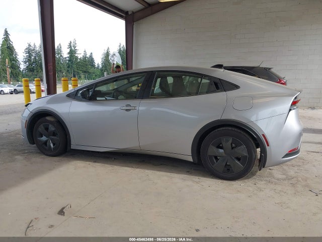 Toyota Prius Le 2026 JTDACAAU6T3079115 Image 14
