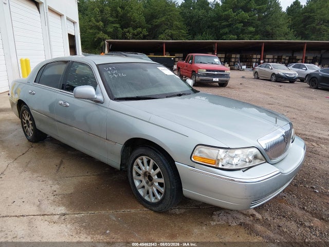 Продажа на аукционе авто 2007 Lincoln Town Car Signature, vin: 1LNHM81V67Y619323, номер лота: 45462543
