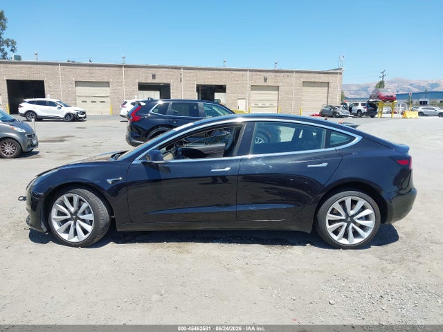5YJ3E1EA7JF071205 Tesla Model 3 Long Range/mid Range