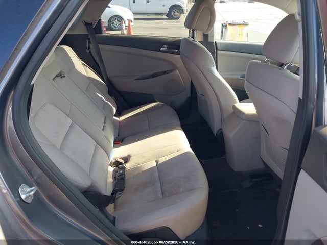 KM8J33A46GU058661 Hyundai TUCSON SE
