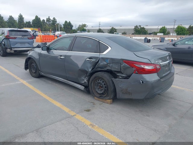Nissan Altima 2.5 S 2018 1N4AL3AP8JC281947 Image 3