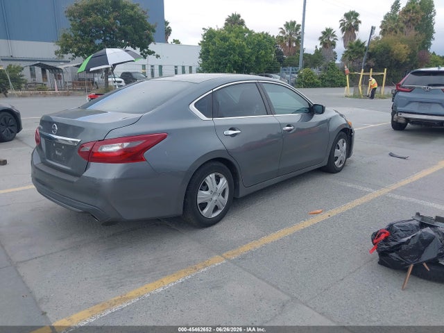 Nissan Altima 2.5 S 2018 1N4AL3AP8JC281947 Image 4