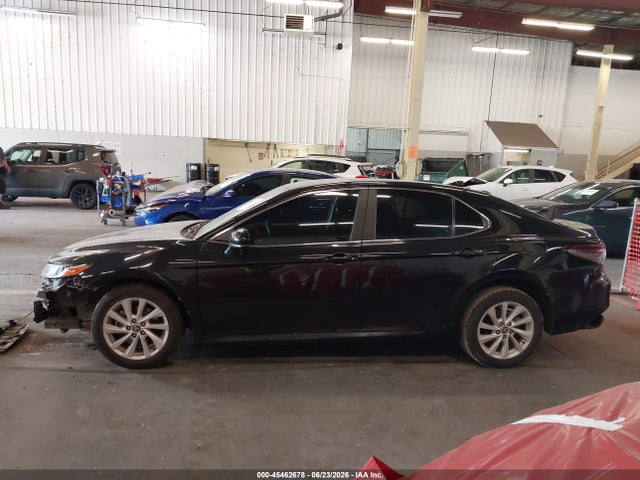 4T1C11AK2NU694573 Toyota CAMRY LE
