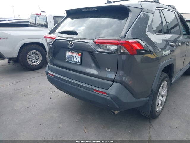 Toyota RAV4 LE 2019 2T3K1RFV9KC021300 Image 17