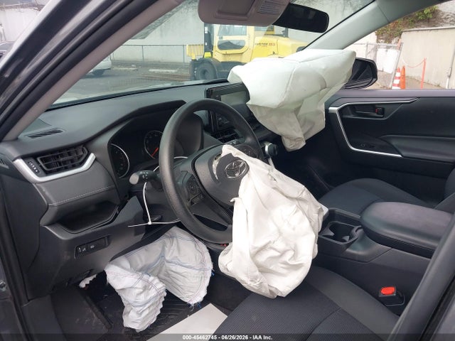 Toyota RAV4 LE 2019 2T3K1RFV9KC021300 Image 18