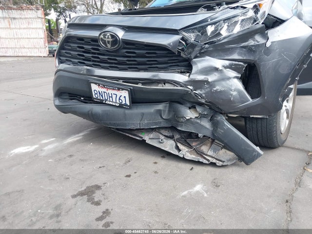 Toyota RAV4 LE 2019 2T3K1RFV9KC021300 Image 19