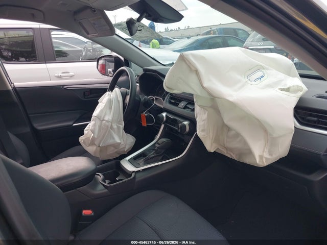 Toyota RAV4 LE 2019 2T3K1RFV9KC021300 Image 5