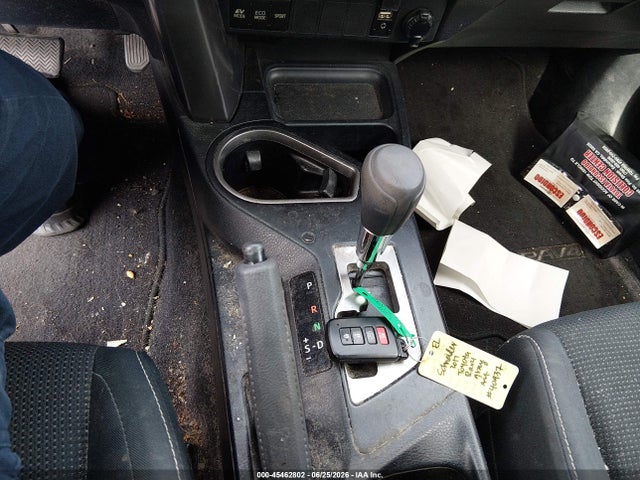 JTMRJREV3HD092853 Toyota Rav4 Hybrid Xle