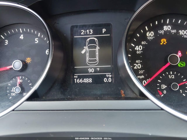 3VWDB7AJ5JM228258 Volkswagen Jetta 1.4t Se/1.4t Wolfsburg Edition