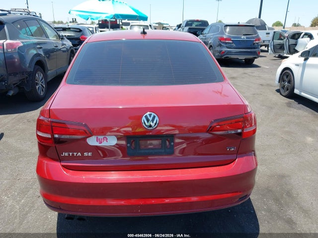 3VWDB7AJ5JM228258 Volkswagen Jetta 1.4t Se/1.4t Wolfsburg Edition
