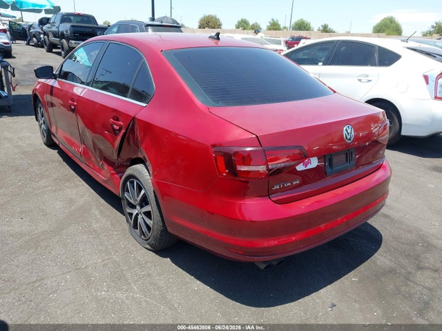 3VWDB7AJ5JM228258 Volkswagen Jetta 1.4t Se/1.4t Wolfsburg Edition
