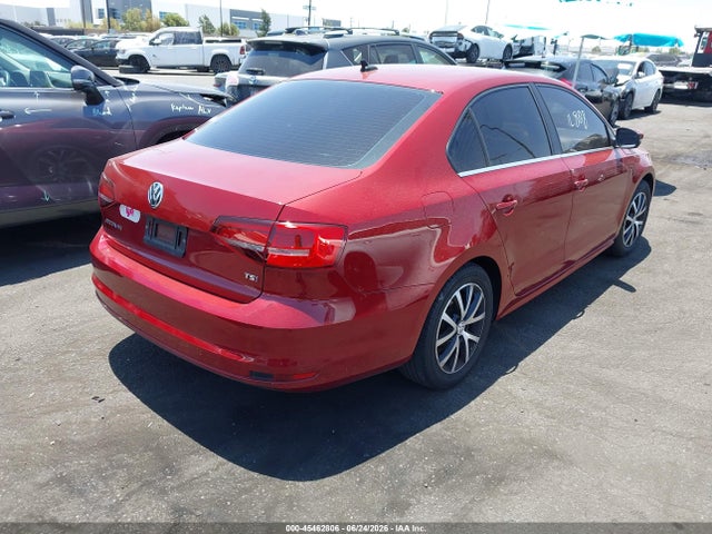 3VWDB7AJ5JM228258 Volkswagen Jetta 1.4t Se/1.4t Wolfsburg Edition