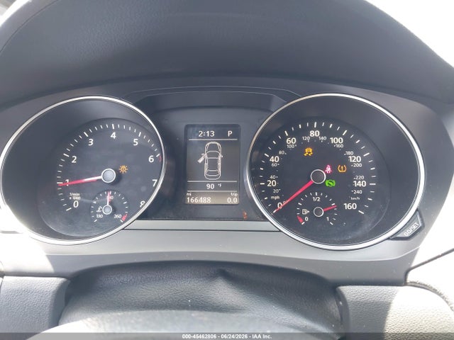 3VWDB7AJ5JM228258 Volkswagen Jetta 1.4t Se/1.4t Wolfsburg Edition