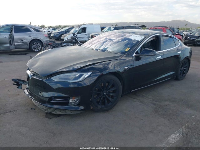 Продажа на аукционе авто 2018 Tesla Model S 100d/75d/p100d, vin: 5YJSA1E26JF300117, номер лота: 45462816