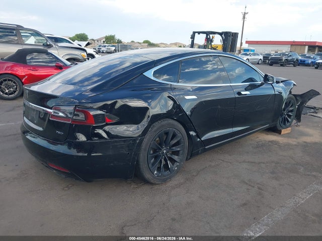 Продажа на аукционе авто 2018 Tesla Model S 100d/75d/p100d, vin: 5YJSA1E26JF300117, номер лота: 45462816