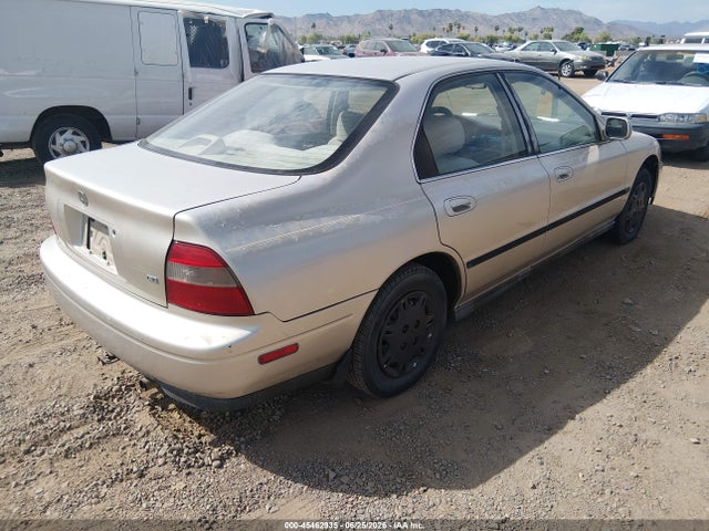1995 Honda Accord Lx/ex მანქანა იყიდება აუქციონზე, vin: 1HGCD5636SA153822, აუქციონის ნომერი: 45462935