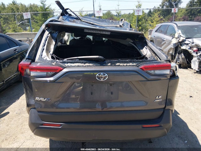 Toyota RAV4 LE 2019 JTMG1RFV1KJ003036 Image 16