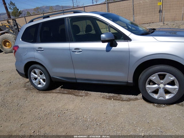 JF2SJADC0GH548318 Subaru Forester 2.5i Premium