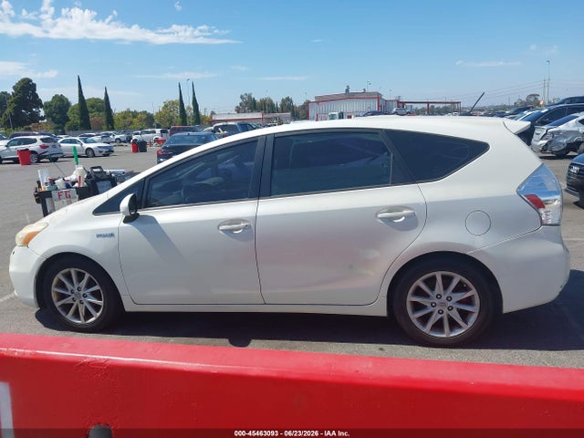 Toyota Prius V Five 2014 JTDZN3EU4E3308963 Image 14