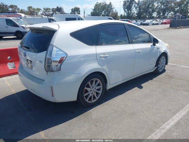 Toyota Prius V Five 2014 JTDZN3EU4E3308963 Image 4