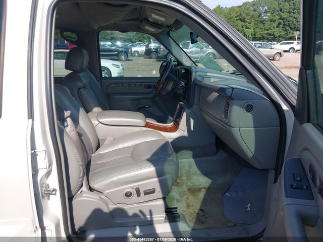 45463287 :رقم المزاد ، 3GYFK66NX4G215326 vin ، 2004 Cadillac Escalade Esv Standard مزاد بيع