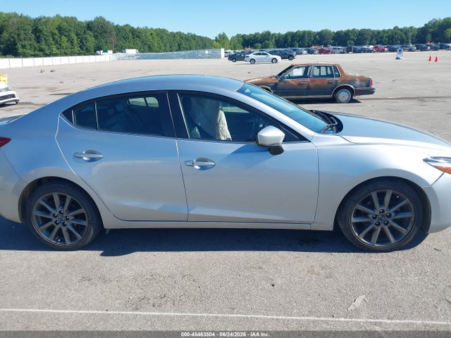 2018 Mazda Mazda3 Touring მანქანა იყიდება აუქციონზე, vin: 3MZBN1V32JM205981, აუქციონის ნომერი: 45463504
