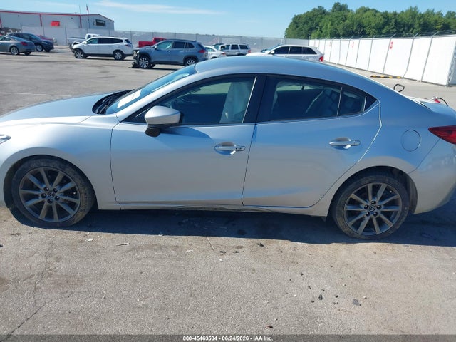 2018 Mazda Mazda3 Touring მანქანა იყიდება აუქციონზე, vin: 3MZBN1V32JM205981, აუქციონის ნომერი: 45463504