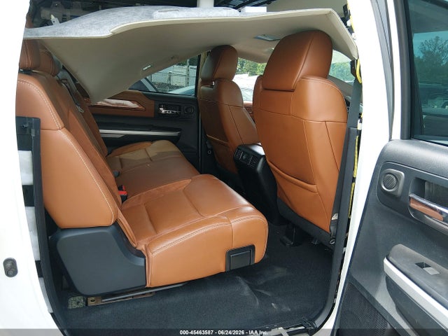5TFAY5F11EX381821 Toyota Tundra 1794 5.7l V8