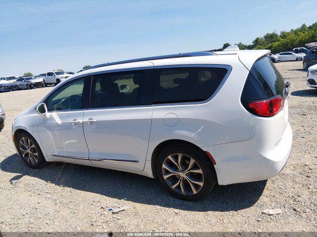 Chrysler Pacifica Limited 2018 2C4RC1GG0JR263409 Image 14