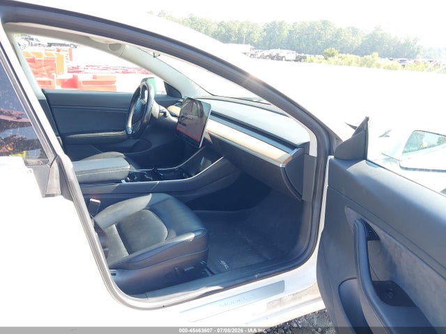 Tesla Model 3 Long Range/mid Range 2018 5YJ3E1EA1JF008181 Image 5