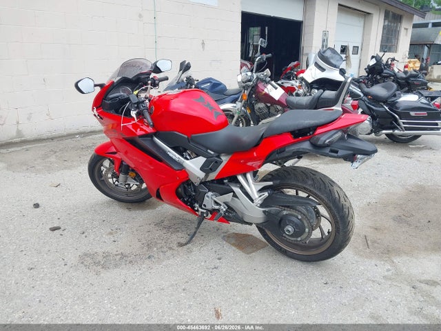 Honda Vfr800 F 2014 JH2RC7955EK000035 Image 3