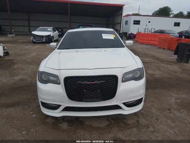 Продажа на аукционе авто 2016 Chrysler 300, vin: 2C3CCABGXGH229879, номер лота: 45463836