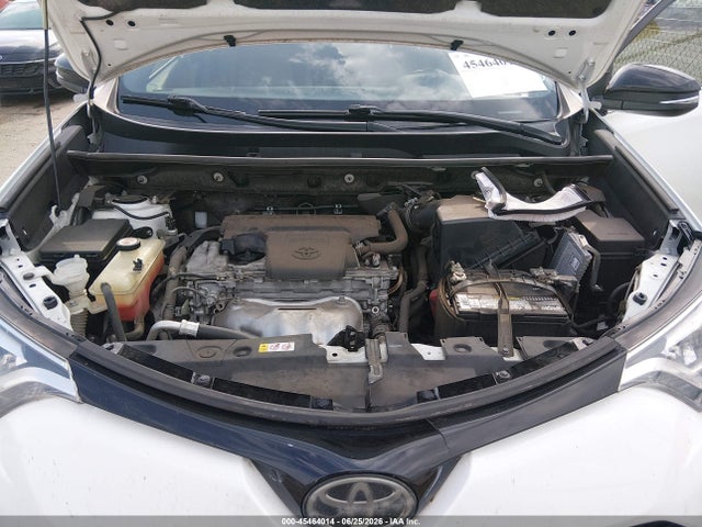 Toyota RAV4 SE 2018 JTMNFREV8JJ746561 Image 10