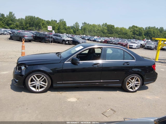 45464077 :رقم المزاد ، WDDGF8AB2DA878496 vin ، 2013 Mercedes-benz C 300 Sport 4matic مزاد بيع