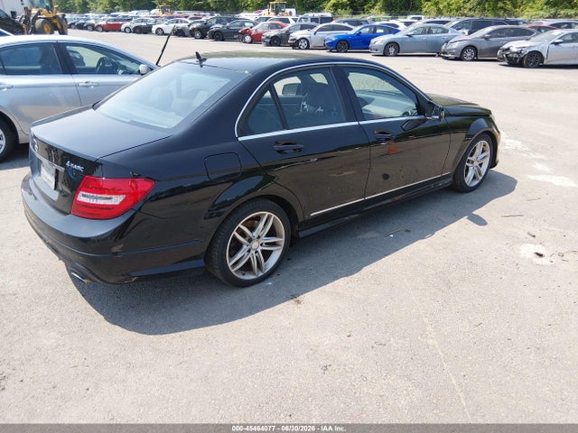 45464077 :رقم المزاد ، WDDGF8AB2DA878496 vin ، 2013 Mercedes-benz C 300 Sport 4matic مزاد بيع