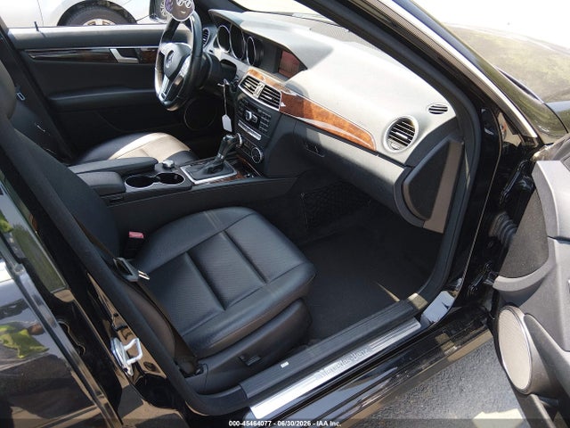 45464077 :رقم المزاد ، WDDGF8AB2DA878496 vin ، 2013 Mercedes-benz C 300 Sport 4matic مزاد بيع