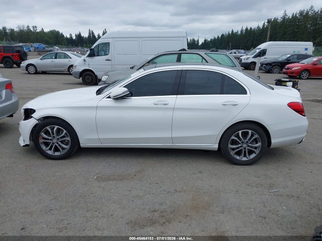 55SWF4KB8HU204944 Mercedes-Benz C 300 4matic