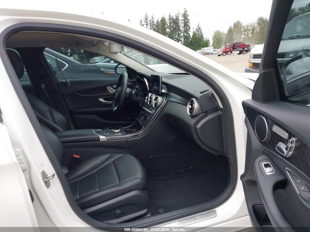 55SWF4KB8HU204944 Mercedes-Benz C 300 4matic