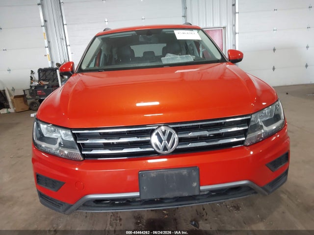 2018 Volkswagen Tiguan 2.0t Se/2.0t Sel მანქანა იყიდება აუქციონზე, vin: 3VV3B7AX7JM074799, აუქციონის ნომერი: 45464262