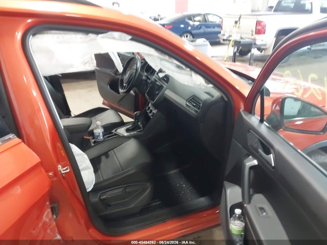2018 Volkswagen Tiguan 2.0t Se/2.0t Sel მანქანა იყიდება აუქციონზე, vin: 3VV3B7AX7JM074799, აუქციონის ნომერი: 45464262