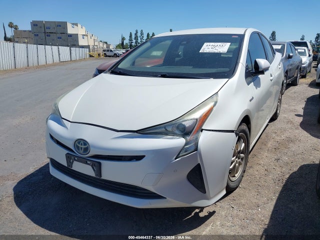 Toyota Prius Two 2018 JTDKBRFU6J3585507 Image 2