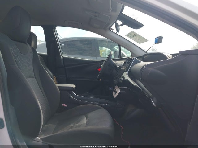 Toyota Prius Two 2018 JTDKBRFU6J3585507 Image 5