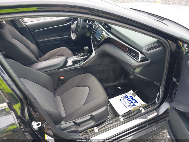 45464379 :رقم المزاد ، JTNB11HK2J3029609 vin ، 2018 Toyota Camry Le مزاد بيع