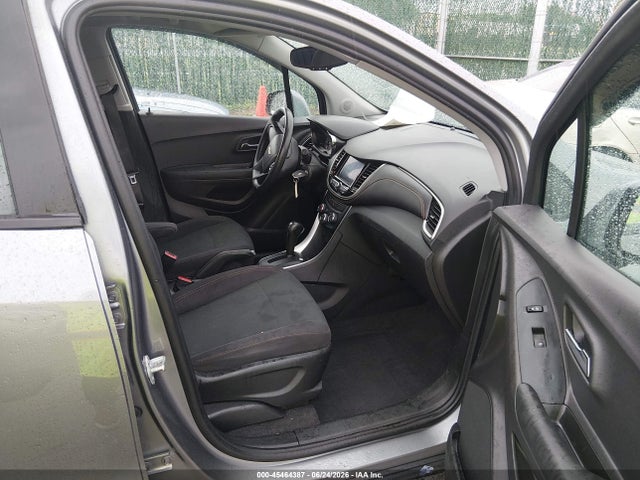 3GNCJKSB3LL300411 Chevrolet Trax Fwd Ls