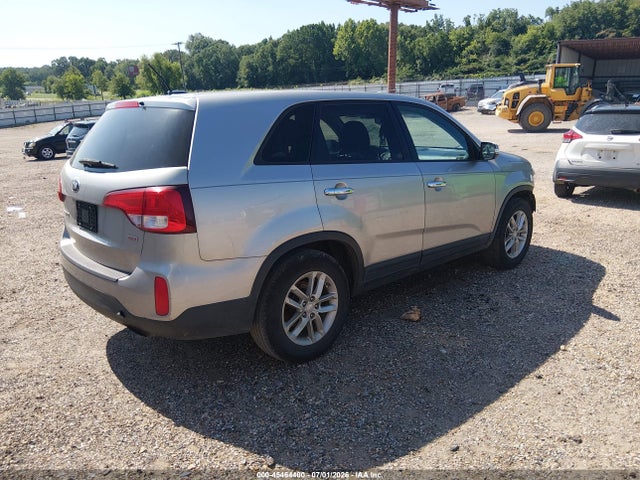 45464400 :رقم المزاد ، 5XYKT3A65FG602836 vin ، 2015 Kia Sorento Lx مزاد بيع