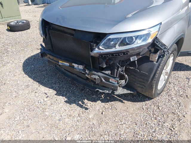 45464400 :رقم المزاد ، 5XYKT3A65FG602836 vin ، 2015 Kia Sorento Lx مزاد بيع
