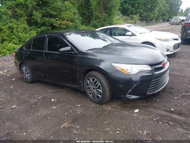 2015 Toyota Camry Hybrid Le მანქანა იყიდება აუქციონზე, vin: 4T1BD1FK8FU168509, აუქციონის ნომერი: 45464467