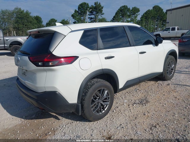JN8AT3AA8MW013753 Nissan Rogue S Fwd