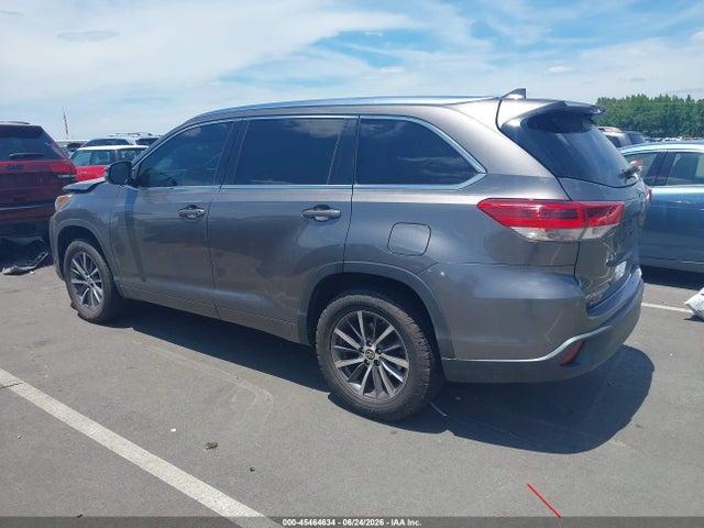 45464634 :رقم المزاد ، 5TDKZRFH7JS533767 vin ، 2018 Toyota Highlander Xle مزاد بيع