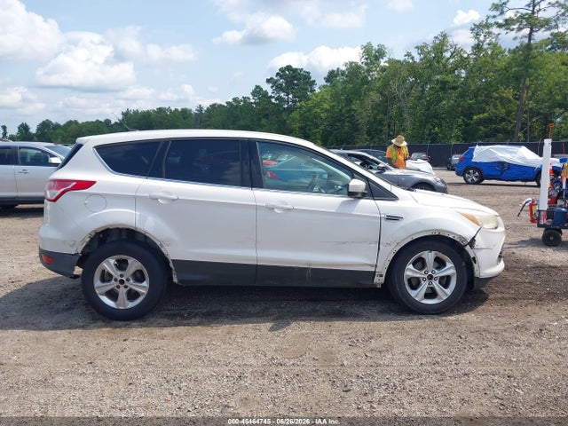 45464745 :رقم المزاد ، 1FMCU0GX9GUB09026 vin ، 2016 Ford Escape Se مزاد بيع